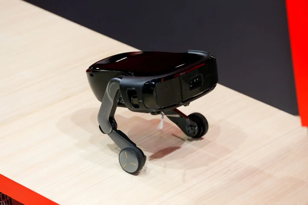 Roborock Saros Rover: обзор робота, который умеет ходить по лестницам