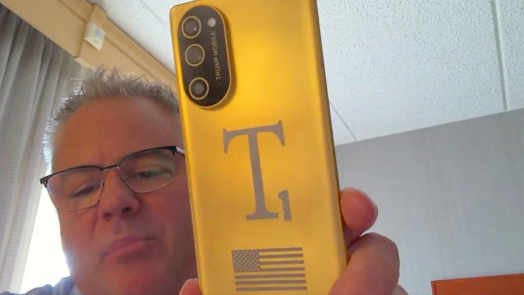 Trump Phone вживую: почему реальность проиграла рендерам и маркетингу?