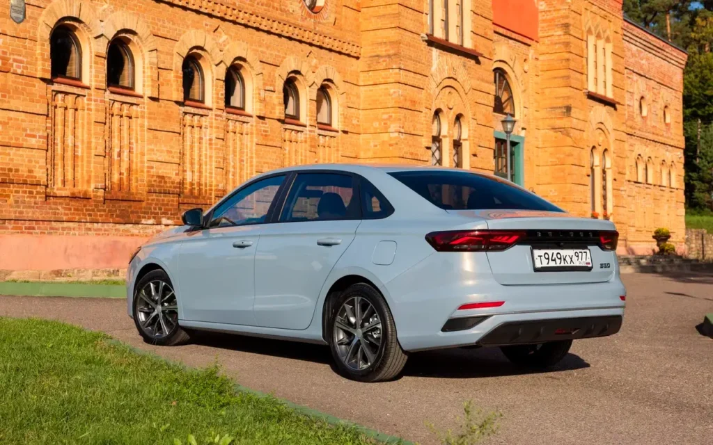 BYD Yuan Up vs Belgee S50: Сравнение характеристик и цен 2026